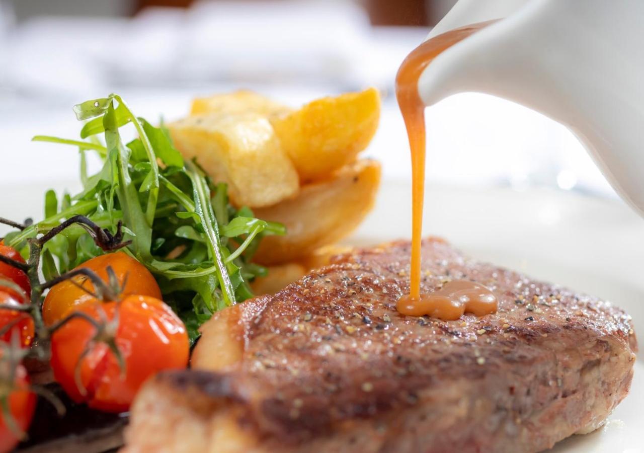 Clayton Hotel Liffey Valley Клондалкин Екстериор снимка