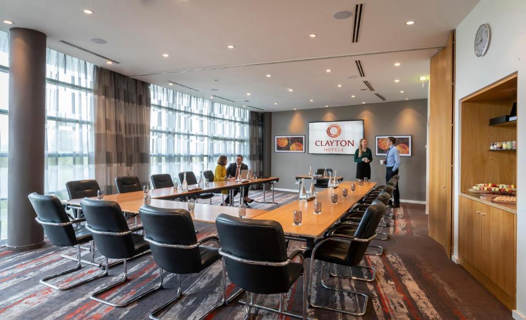 Clayton Hotel Liffey Valley Клондалкин Екстериор снимка
