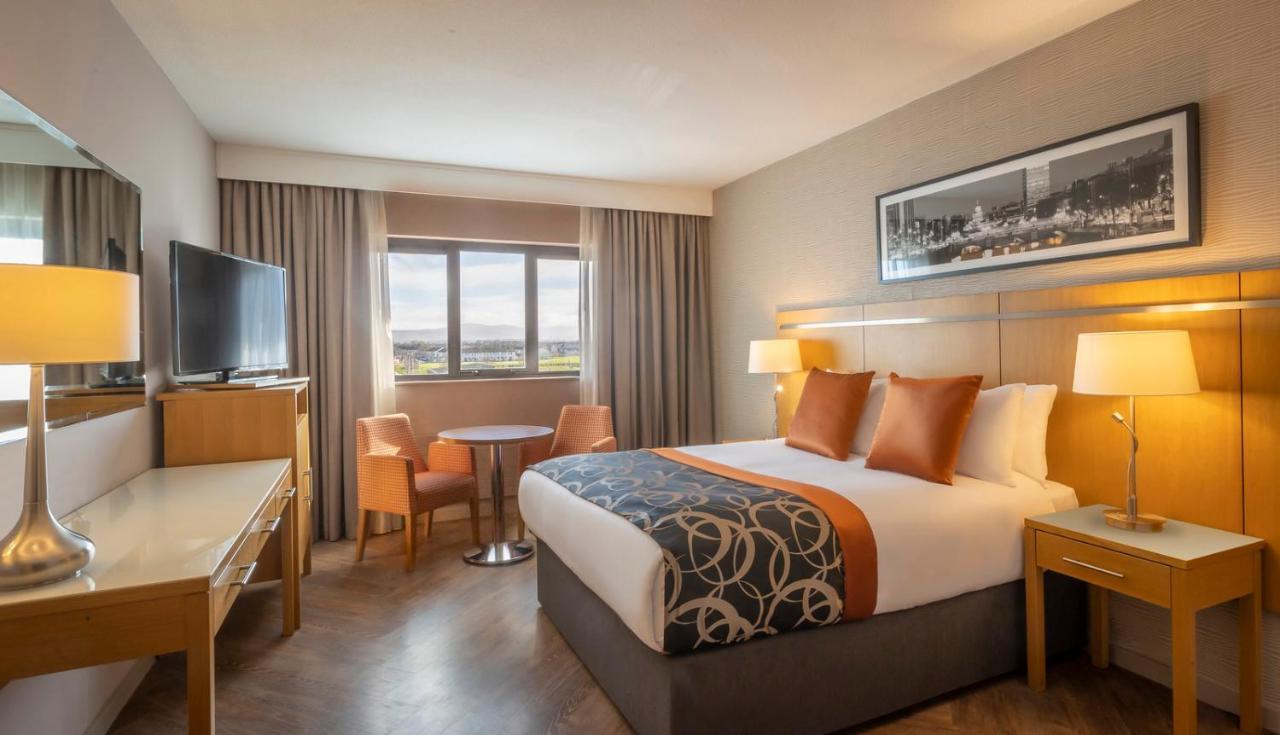 Clayton Hotel Liffey Valley Клондалкин Екстериор снимка