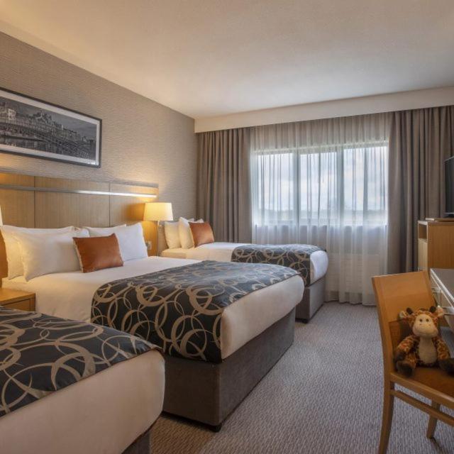 Clayton Hotel Liffey Valley Клондалкин Екстериор снимка